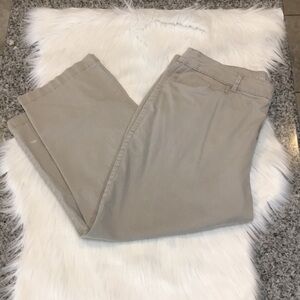 4/$20 Croft&Barrow classic fit beige capri pants with small stain